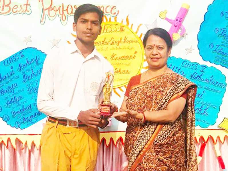 MVM Shahdol : Sudanshu Kumar, student of Maharishi Vidya Mandir Shahdol of class ninth has been selected for an INSPIRE MANAK of Rs. 10000/- Rupees Ten Thousand Only for the year 2024-25 for preparation of Science project / model and to participate in the District Level Exhibition & Project Competitions DLEPCs to be organized by the District Education Authority.