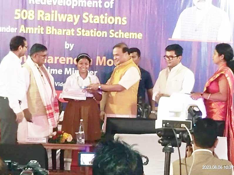 MVM Silpukhuri: Six students from Maharishi Vidya Mandir Silpukhuri were awarded by the Honourable Governor and Chief Minister of Assam on the occasion of 