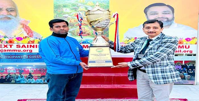 19th National Winners Cup received by Dr. Vishnu Govind Verma, Principal, MVM Jammu