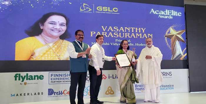 Smt. Vasanthy Parasuraman, Principal of MVM Hyderabad, was honoured with the AcadElite EduLegend Award at the Global School Leaders Conclave in New Delhi, in the presence of Honble Chairman Brahmachari Girish Ji.